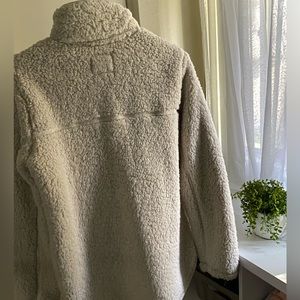 A&F TEDDY SWEATER NEW WITH TAGS CREAM COLOR BEIGE